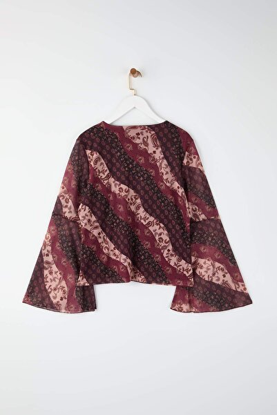 Trendyol Curve Multi-Colored Boho/Boho Chic Printed V-Neck Spanish Sleeve Tulle Stretchy Knitted Blouse Tbbaw26Af00125