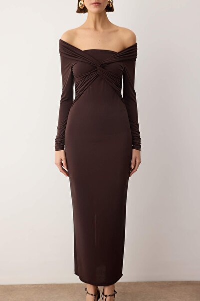 Trendyol Collection Σκούρο καφέ πλεκτό μίντι φόρεμα χωρίς φόδρα με λεπτομέρεια στο λαιμό, κομψό/βραδινό φόρεμα TPRAW26EL00038