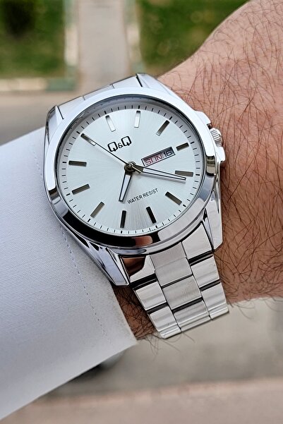 Q&Q Gümüş Renk 40,5 mm İç Göstergeleri Aktif Erkek Kol Saati