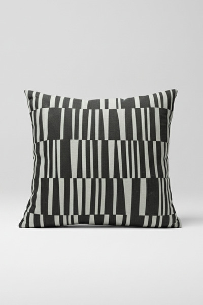 viki concept خطوط إيقاعية – غطاء وسادة بنمط تجريدي رمادي مقاس 45 × 45 سم