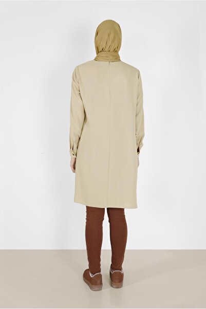 Alvina ΤΟΥΝΙΚΑ ΜΕ ΛΕΠΤΟΜΕΡΗ ΣΧΕΔΙΑΣΜΟ ΜΕ ΛΟΥΛΟΥΔΙΑ ΚΑΙ ΚΟΥΜΠΙΑ ΣΤΟ ΠΛΑΙ 42172