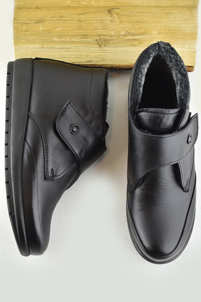 ISPARTALILAR Fekete női csizma ortopéd talppal és szőrmével - 200 modell tépőzáras cipő