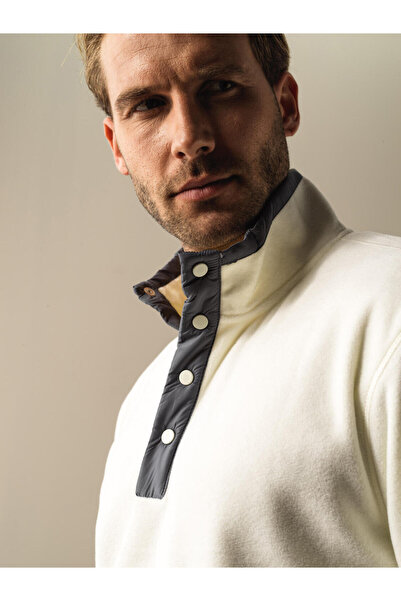 Xint Erkek Kbeyaz Dik Yaka Regular Fit Cepli Polar Sweatshirt