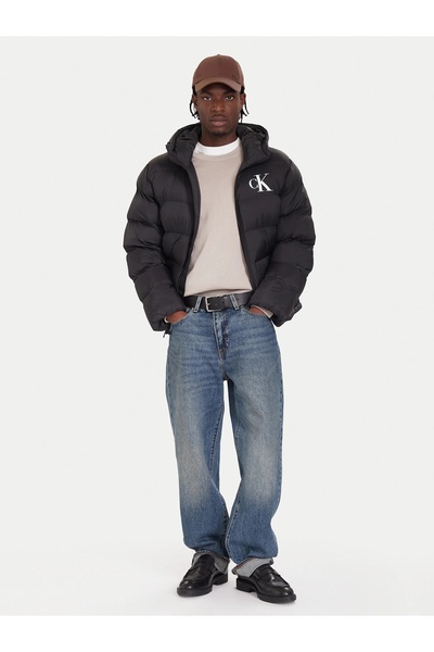 Calvin Klein Férfi márkajelzéssel ellátott, stílusos megjelenésű, téli használatra alkalmas fekete kabát LV04RD528G UB1