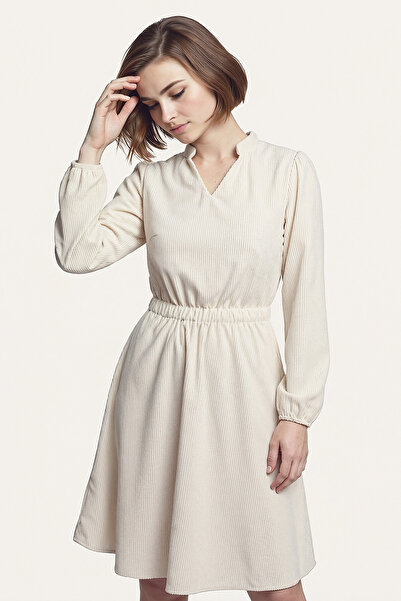 armonika Γυναικείο φόρεμα κρεμ βελούδινο με λαιμόκοψη σε σχήμα V με ελαστική μέση λεπτή F κοτλέ φορέματα με φαρδύ πόδι ARM-25K001049