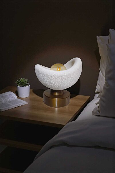 Storizaa Luna Tasarım Masa Lambası Altın Detaylı Abajur Loş Amber Işık, Rustik Ampul Hediyeli 20 x 37 cm