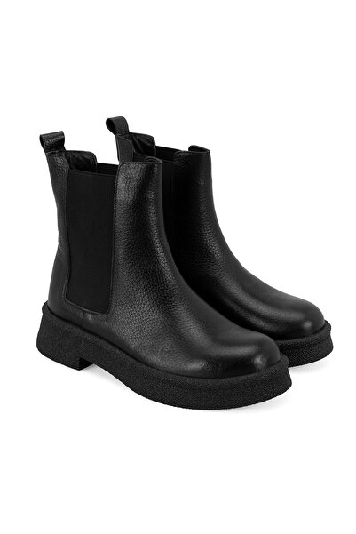 Desa Alexis Black Women's Elastic Leather Chelsea Boots