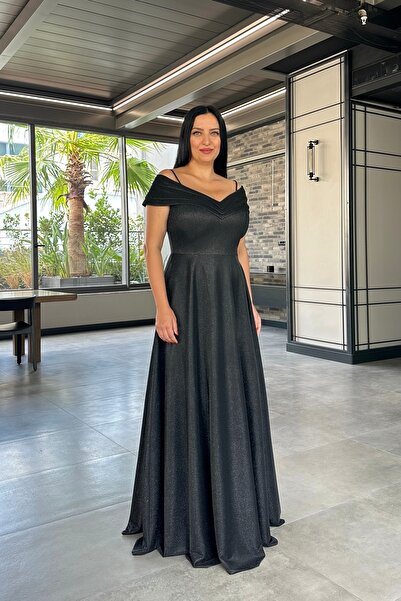 PER LEI Siyah Büyük Beden Madonna Yaka İp Askılı Parıltılı Uzun Abiye Elbise