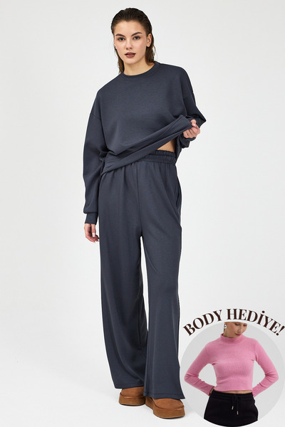 Mezka طقم ملابس مريح ومرن بأكمام طويلة من القماش الناعم الفاخر من مودال سموكد