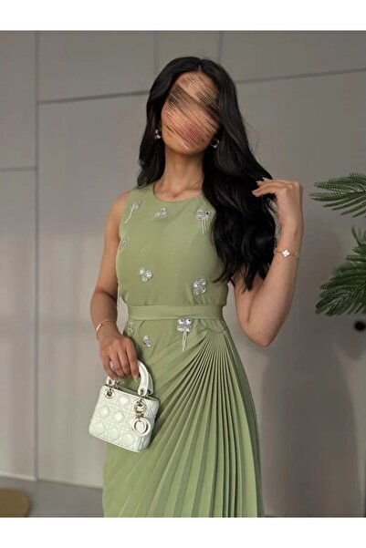 Haifa Fashion فستان سهرة كريب مزين بل كرستال