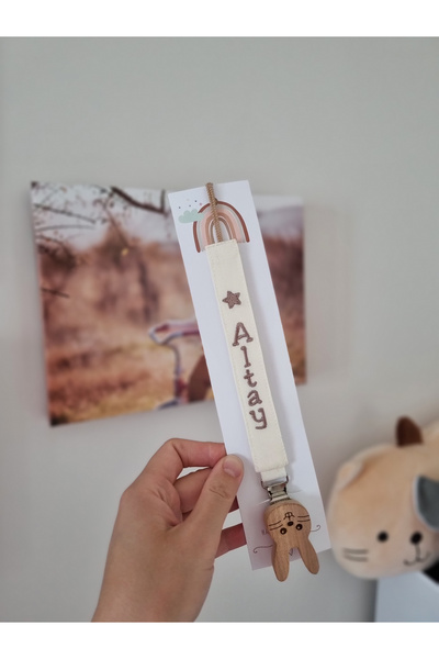 BABYHANDLOVE İsimli Ahşap Klipsli Ekru Emzik Askısı