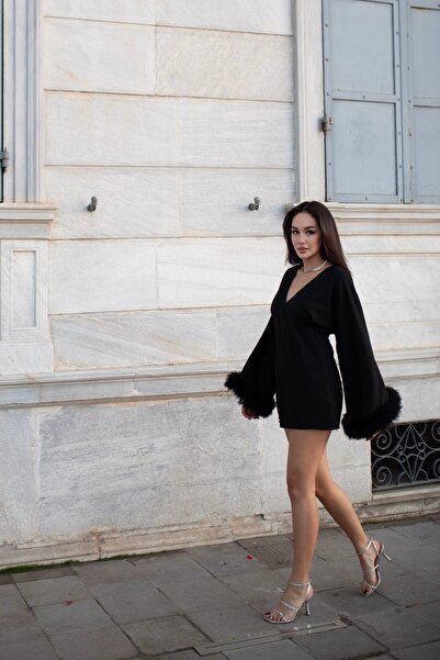 Suvee Collection Geniş Kollu Tüylü Mini Elbise