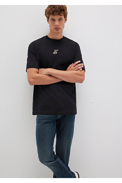 Mavi Pro bedrucktes schwarzes T-Shirt mit lockerer Passform / lockerer, bequemer Schnitt 0613078-900