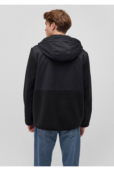 Mavi Μαύρο μπουφάν με λεπτομέρεια φλις και κουκούλα κανονική εφαρμογή / κανονική κοπή 0110461-900