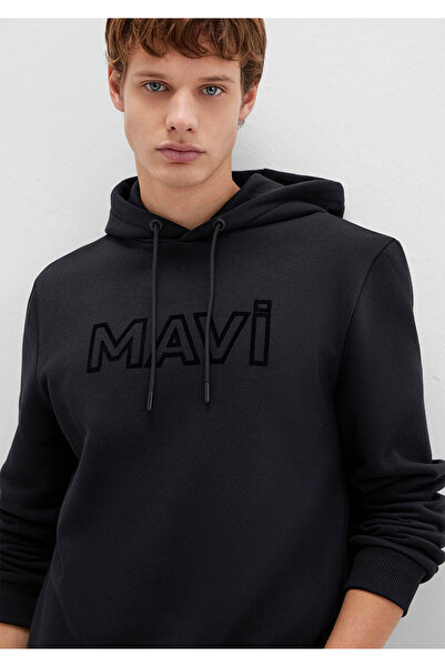Mavi Schwarzes Kapuzen-Sweatshirt mit Logo-Print 0610941-900