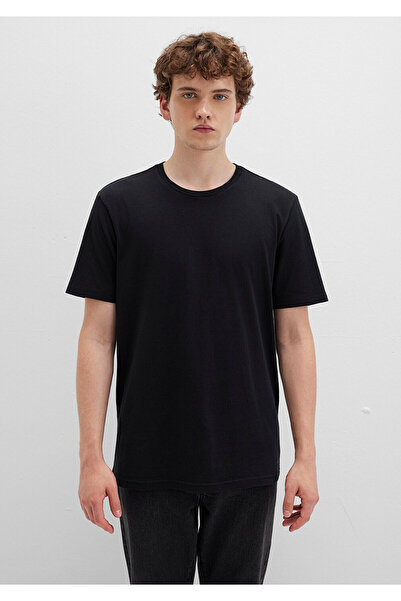 Mavi Schwarzes Basic T-Shirt Slim Fit / Schmaler Schnitt 065574-900