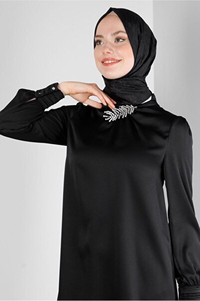 Alvina ACCESSORY DETAILED SATIN TUNIC 43523