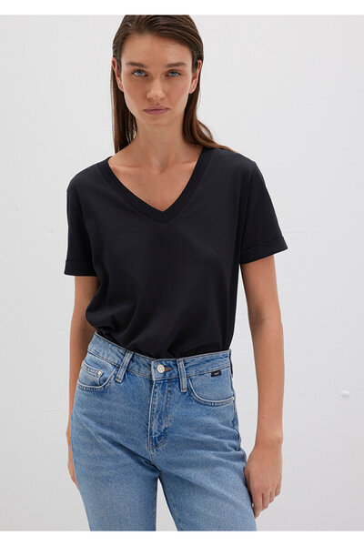 Mavi Schwarzes Basic-T-Shirt mit V-Ausschnitt, normale Passform 166248 -900