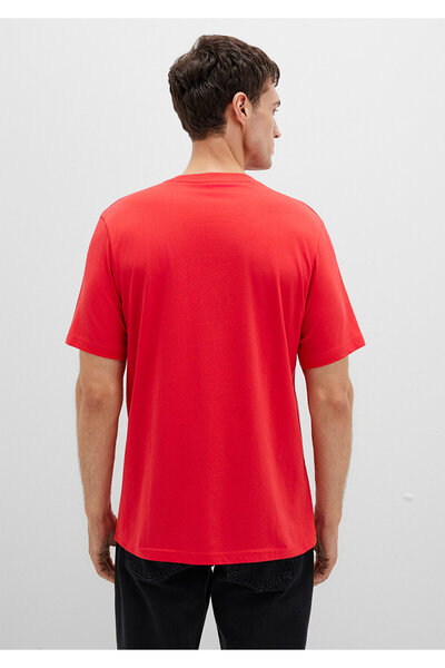 Mavi Rotes T-Shirt mit Logo-Print, normale Passform / normaler Schnitt 066842-33099