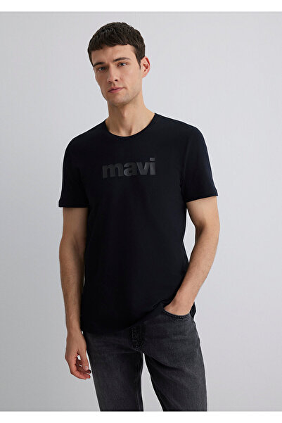 Mavi Schwarzes T-Shirt mit Logo-Print Slim Fit / Slim Fit 065199-900
