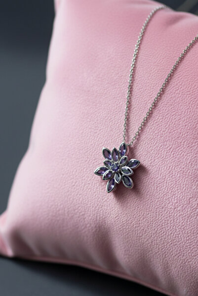 Birmem Kadın Mor Zirkon Taşlı Lotus (Nilüfer) Çiçeği Figürlü Çelik Kolye