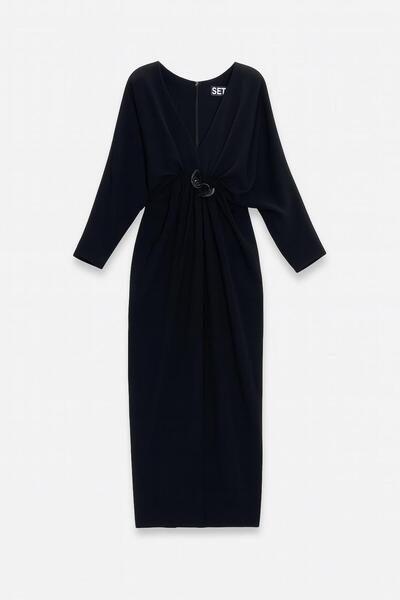 Setre Rochie neagră lungă, decoltată și cu trandafiri