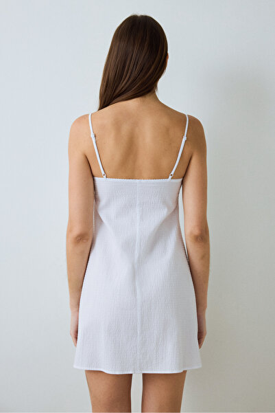 Penti Νυχτικό από βαμβακερό λευκό οπτικό λευκό Alia με πουά δαντέλα με λαιμόκοψη σε σχήμα V