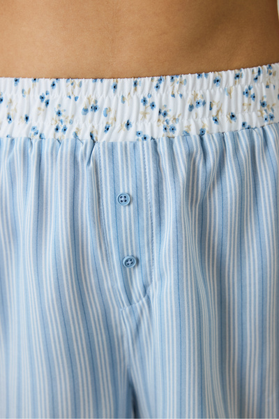 Penti Pantaloni scurți cu dungi Lilah albastru deschis