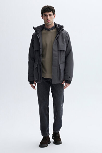 Mudo Hooded Coat with Detailed Details