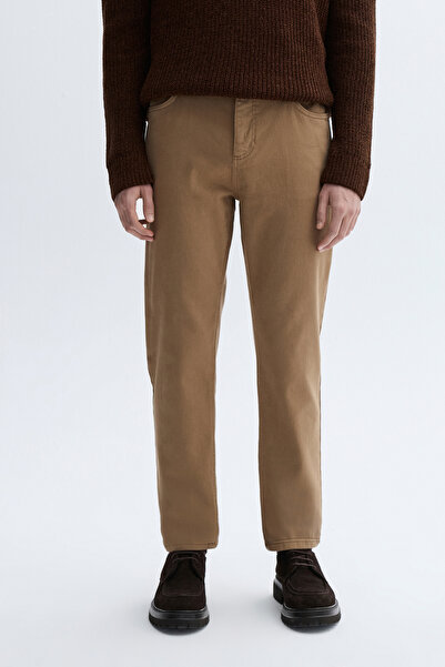 Mudo Straight Fit Pants