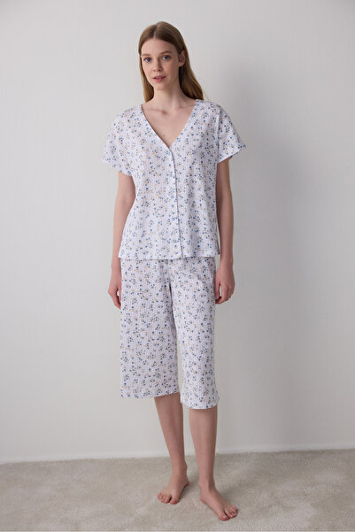 Penti Optisches weißes Lilah-Pyjama-Set mit durchbrochenem Blumenmuster, V-Ausschnitt, Pointel-Baumwolle, kurzärmelig, Capri-Pyjama-Set