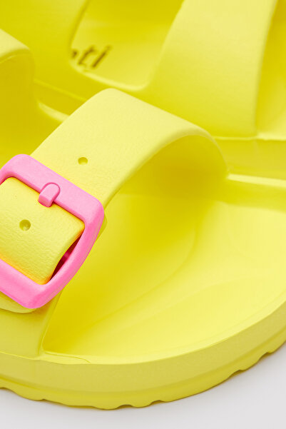 Penti Παντόφλες για κορίτσια με κίτρινο Plassy