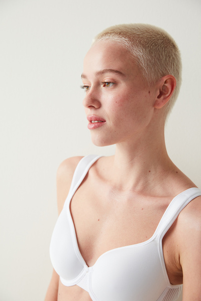 Penti Weißer, luftiger Bügel-BH mit Minimierungseffekt