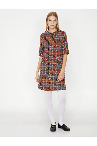 Koton Дамска кафява мини рокля с кръгло деколте и къс ръкав с детайлни шарки