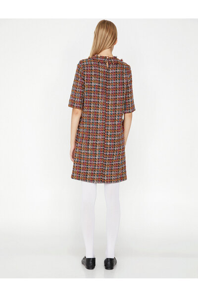 Koton Дамска кафява мини рокля с кръгло деколте и къс ръкав с детайлни шарки