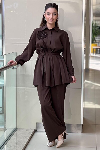 Nuss Set cămașă cu broderie florală și pantaloni cu curea