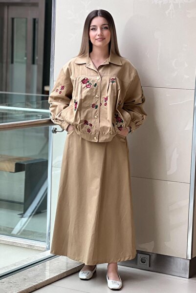 Ghisa Floral Embroidered Snap Fastener Jacket Skirt Set