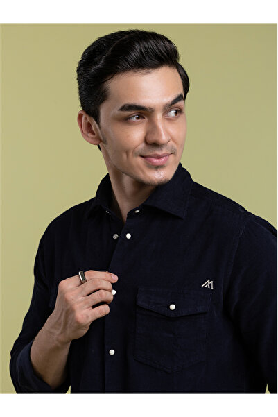 Mannerism قميص Midnight Corduroy - قميص أسود بلمسة مخملية ناعمة فاخرة، قصة ضيقة