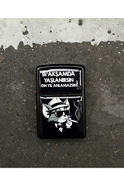 Duftpalm BİR AKŞAMDA YAŞLANIRSIN ON YIL ANLAMAZSIN Tasarımlı Benzinli Siyah Ç...