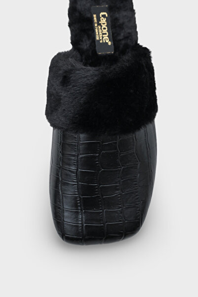 Capone Outfitters Papuci cu pene pentru femei Elyse