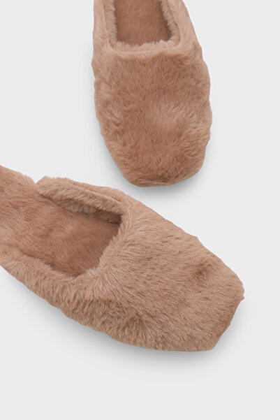 Capone Outfitters Cecile Women's Plush Closed Toe Slippers