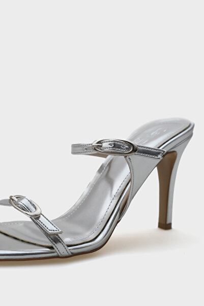 Capone Outfitters Γυναικείες κομψές παντόφλες Lucky Heeled Double Banded Metallic