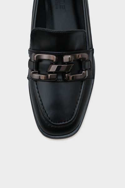 Capone Outfitters Жіночі туфлі-мокасини Carina з металевою пряжкою