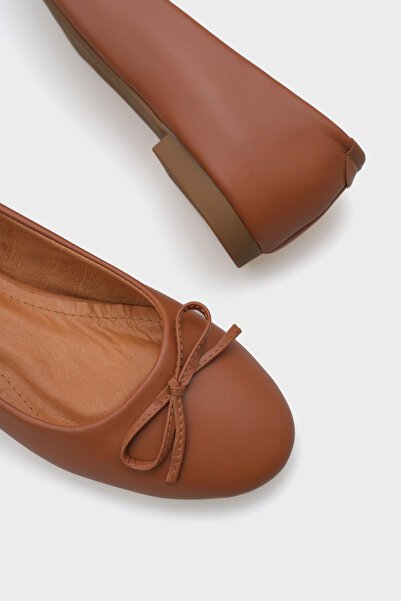 Capone Outfitters Dámské baleríny medové barvy z pravé kůže s mašlí a kulatou špičkou