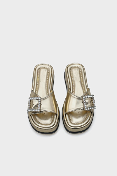 Capone Outfitters Margi Wedge Heeled egypántos kőcsatos fémes női papucs