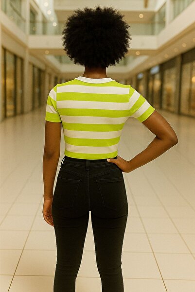 DEEP BEACH Crop Knit Sweater