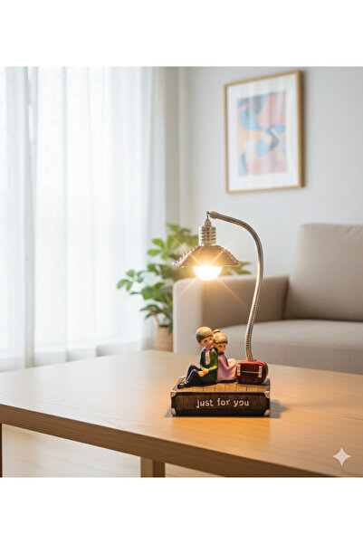 Janset Işıklı Bankta Oturan Sevgililer biblosu