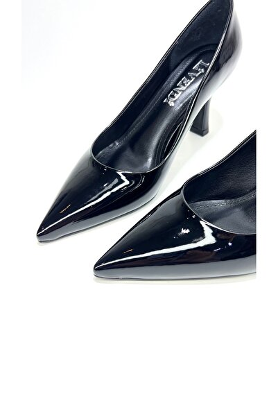 livendi حذاء نسائي أسود أنيق من الجلد اللامع بمقدمة مدببة وكعب رفيع من رومي