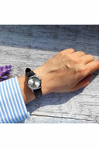 Casio Ceas de mână de damă LTP-V002L-7BUDF Piele Neagră