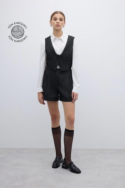 Roman Yün Karışımlı Çift Pileli Şort Siyah K2612603_001